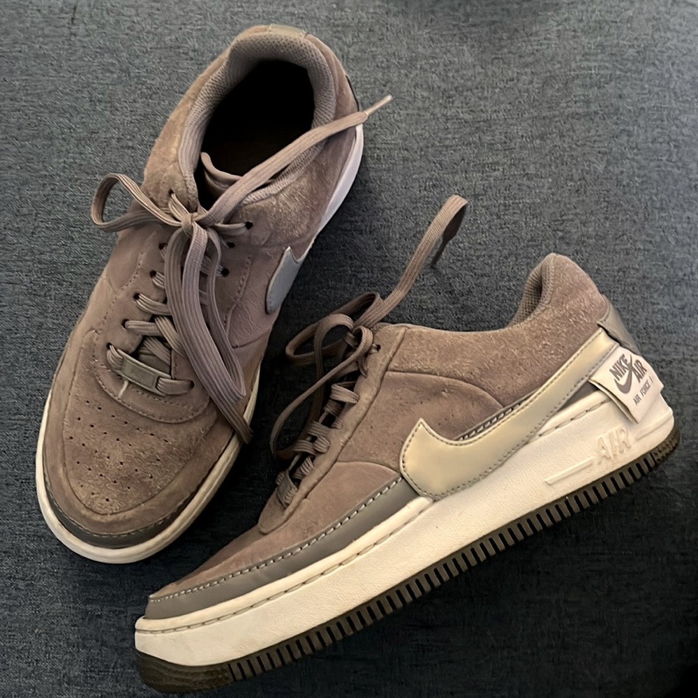 Women’s Nike Air Force 1 low, suede gray